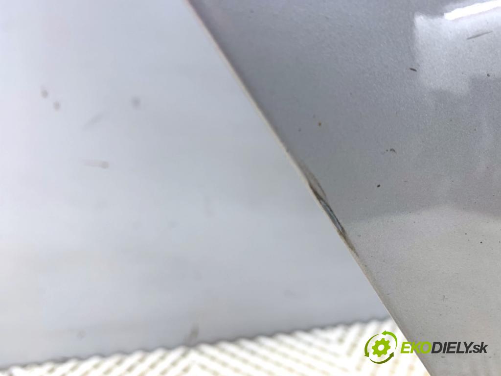 KIA VENGA liftback 2010 66 kW 1.4 CVVT 1396 Dvere pravy zad