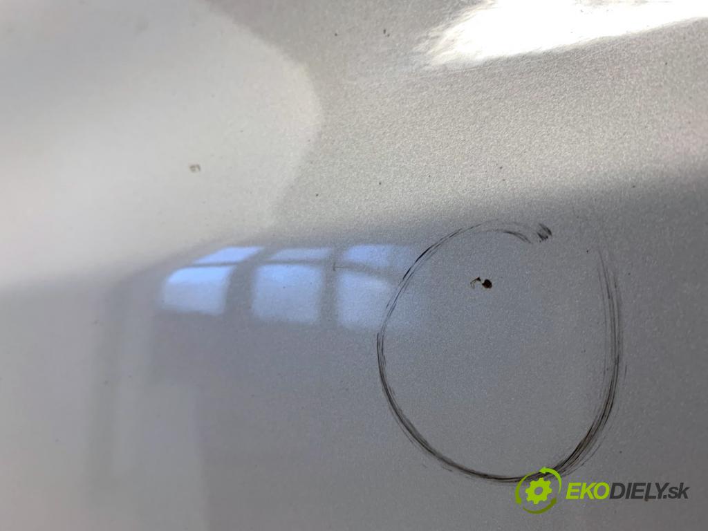 KIA VENGA liftback 2010 66 kW 1.4 CVVT 1396 Dvere ľavy predný QU