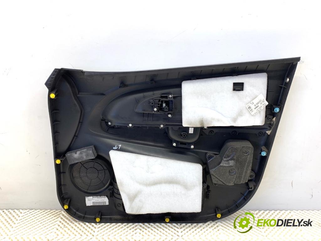 KIA VENGA liftback 2010 66 kW 1.4 CVVT 1396 čalúnenie Dvere ľavy predný