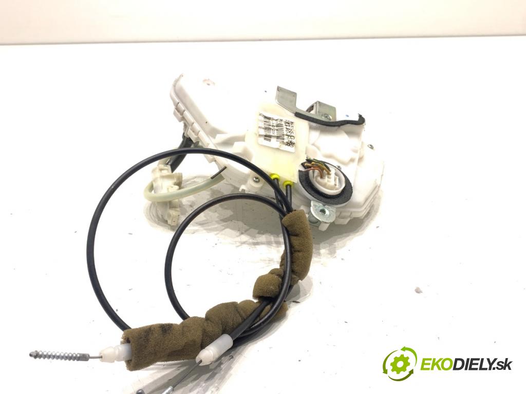 HONDA CIVIC VIII liftback 2006 61 kW 1.4 (FK1) 1339 zámok Dvere ľavy predný