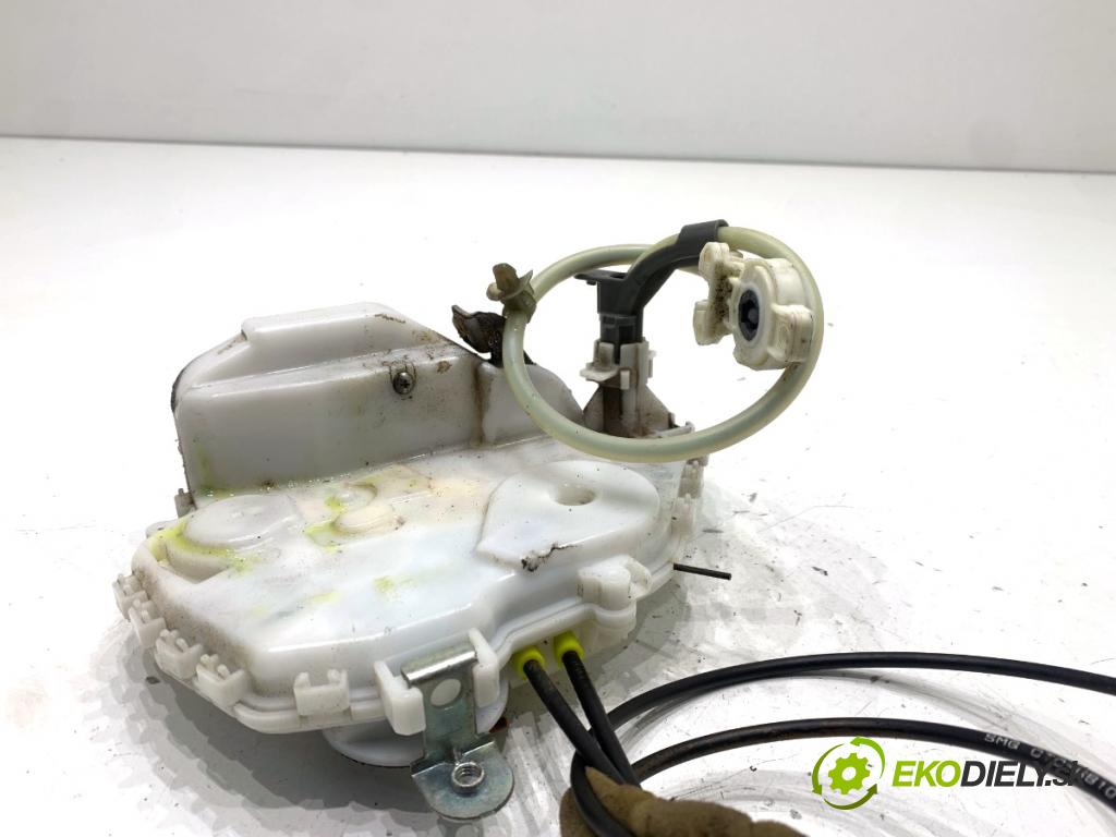 HONDA CIVIC VIII liftback 2006 61 kW 1.4 (FK1) 1339 zámok Dvere ľavy predný