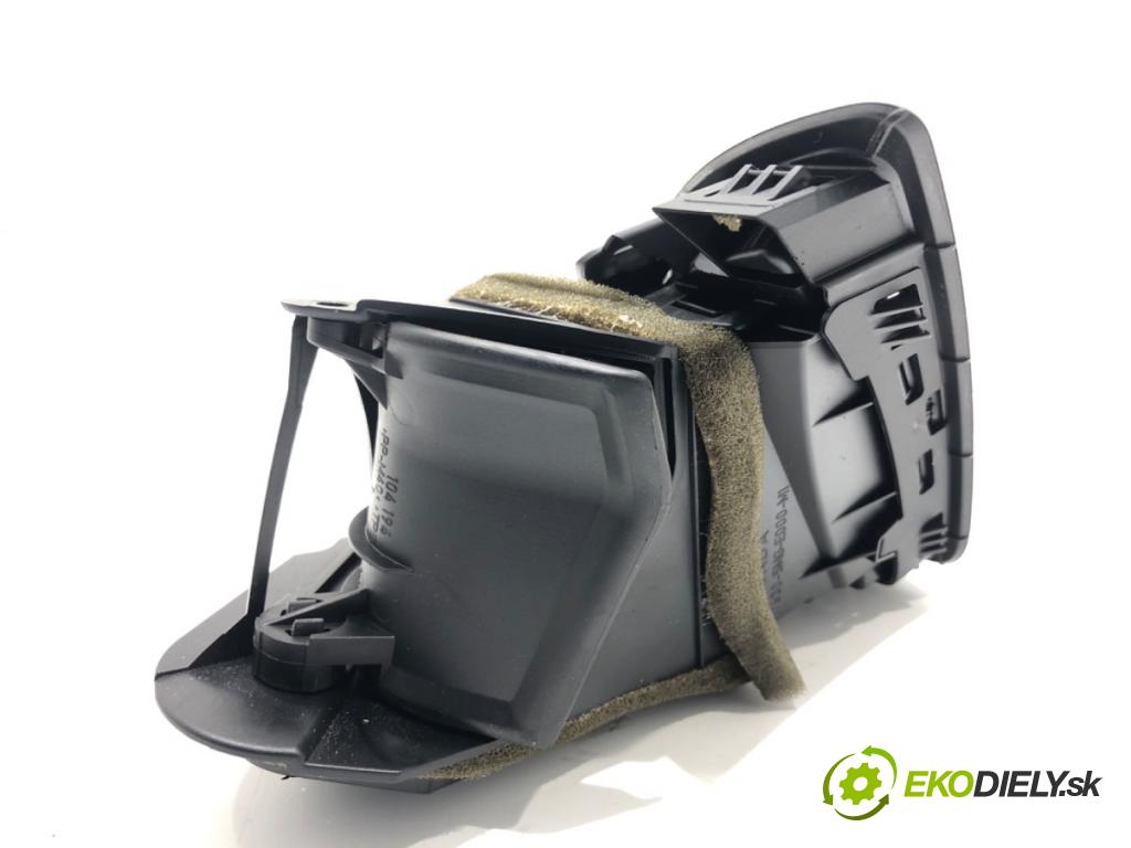 HONDA CIVIC VIII liftback 2006 61 kW 1.4 (FK1) 1339 mří topení pravý přední část