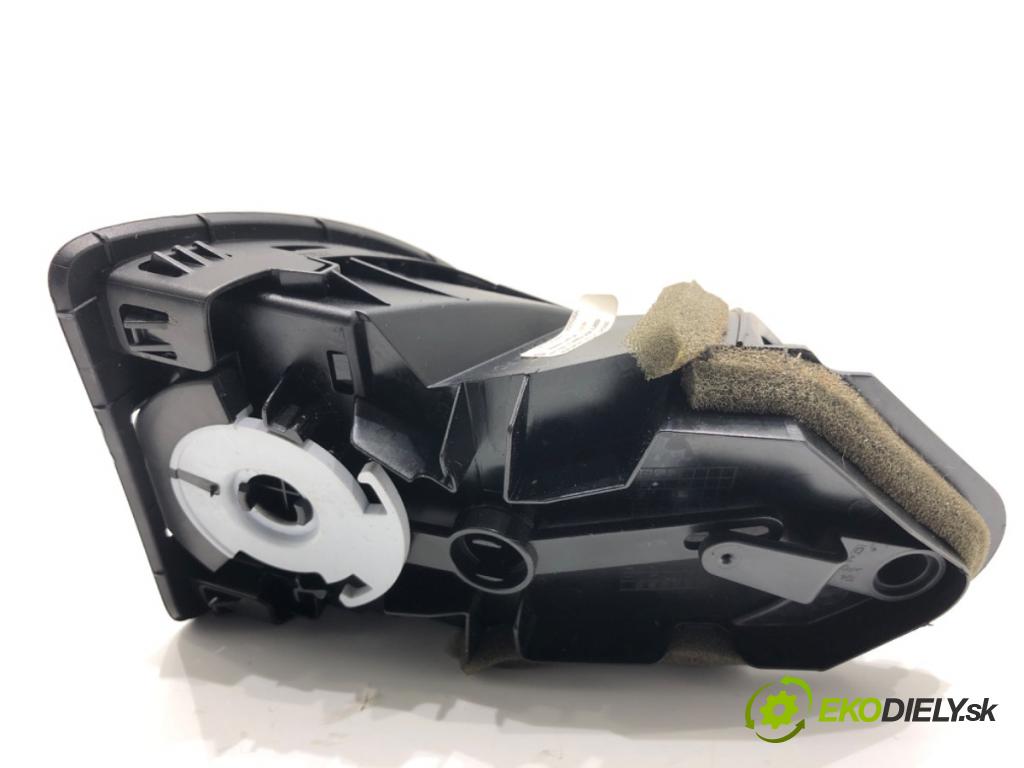 HONDA CIVIC VIII liftback 2006 61 kW 1.4 (FK1) 1339 mří topení pravý přední část