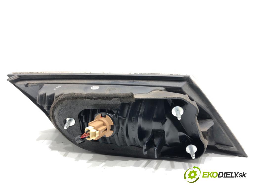 HONDA CIVIC VIII liftback 2006 61 kW 1.4 (FK1) 1339 světlo pravý zadní část vnitřní