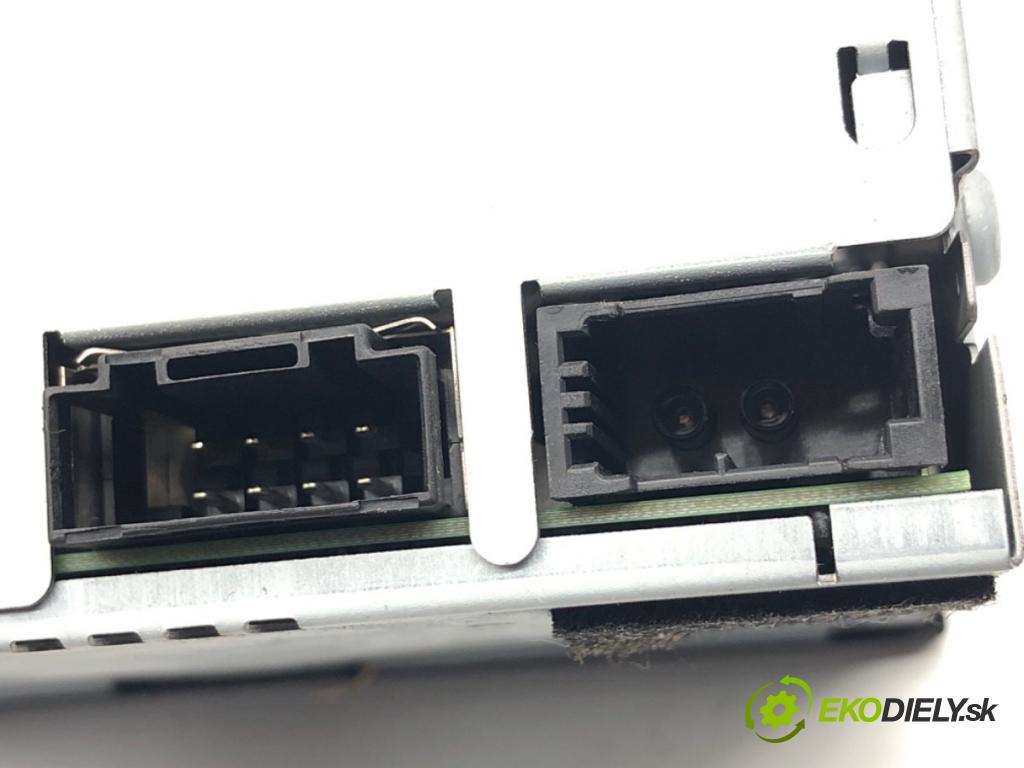 AUDI A4 B8 Kombi 2008 140 kW 2.7 TDI 2698 Menič CD 4E0919887M (CD menič)