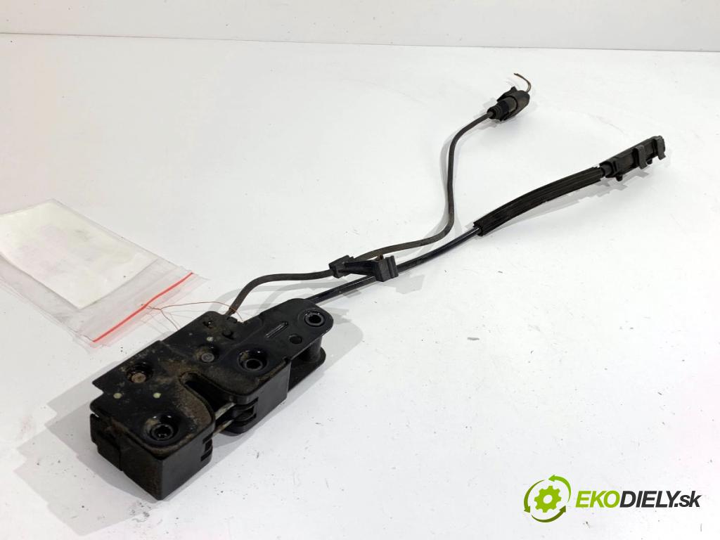 AUDI A4 B8 Kombi 2008 140 kW 2.7 TDI 2698 zámok kapoty predný 8K1823746