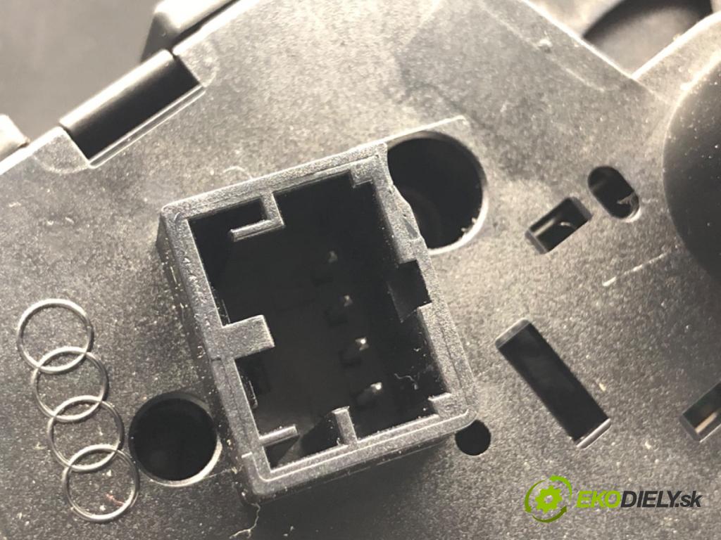 AUDI A4 B8 Kombi 2008 140 kW 2.7 TDI 2698 Spínač svetiel 8K0941531AA