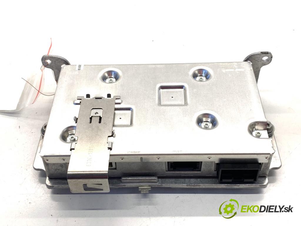 AUDI A4 B8 Kombi 2008 140 kW 2.7 TDI 2698 Zosilňovač 8T0035462 (Zosilňovač)