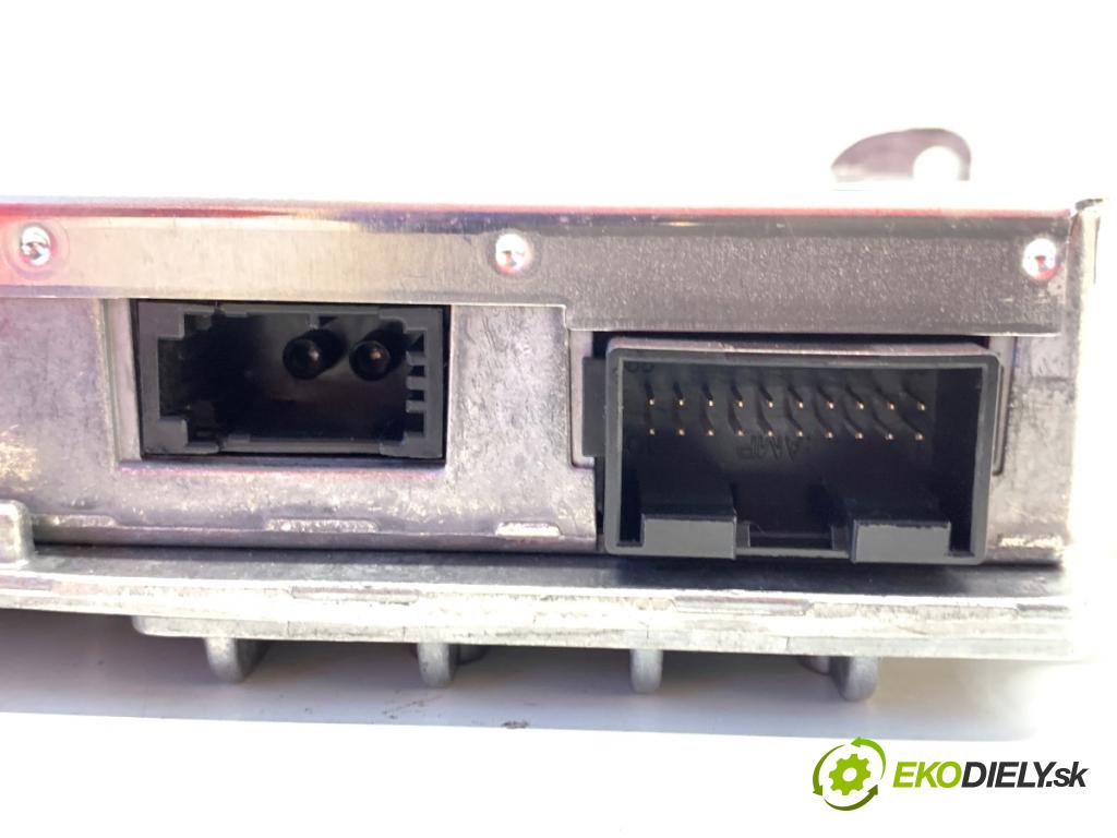 AUDI A4 B8 Kombi 2008 140 kW 2.7 TDI 2698 Zosilňovač 8T0035462 (Zosilňovač)