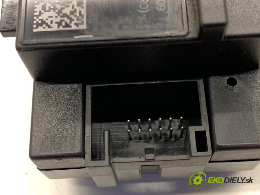 AUDI A4 B8 Kombi 2008 140 kW 2.7 TDI 2698 spínačka 8K0909131C (Spínací skříňka)
