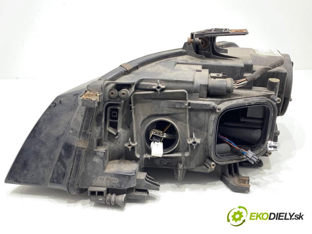 AUDI A4 B8 Kombi 2008 140 kW 2.7 TDI 2698 světlomet pravý přední část XENON 8K0941004D