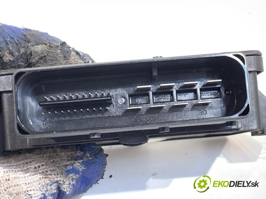 AUDI A4 B8 Kombi 2008 140 kW 2.7 TDI 2698 modul ventilátoru 8K0907801F