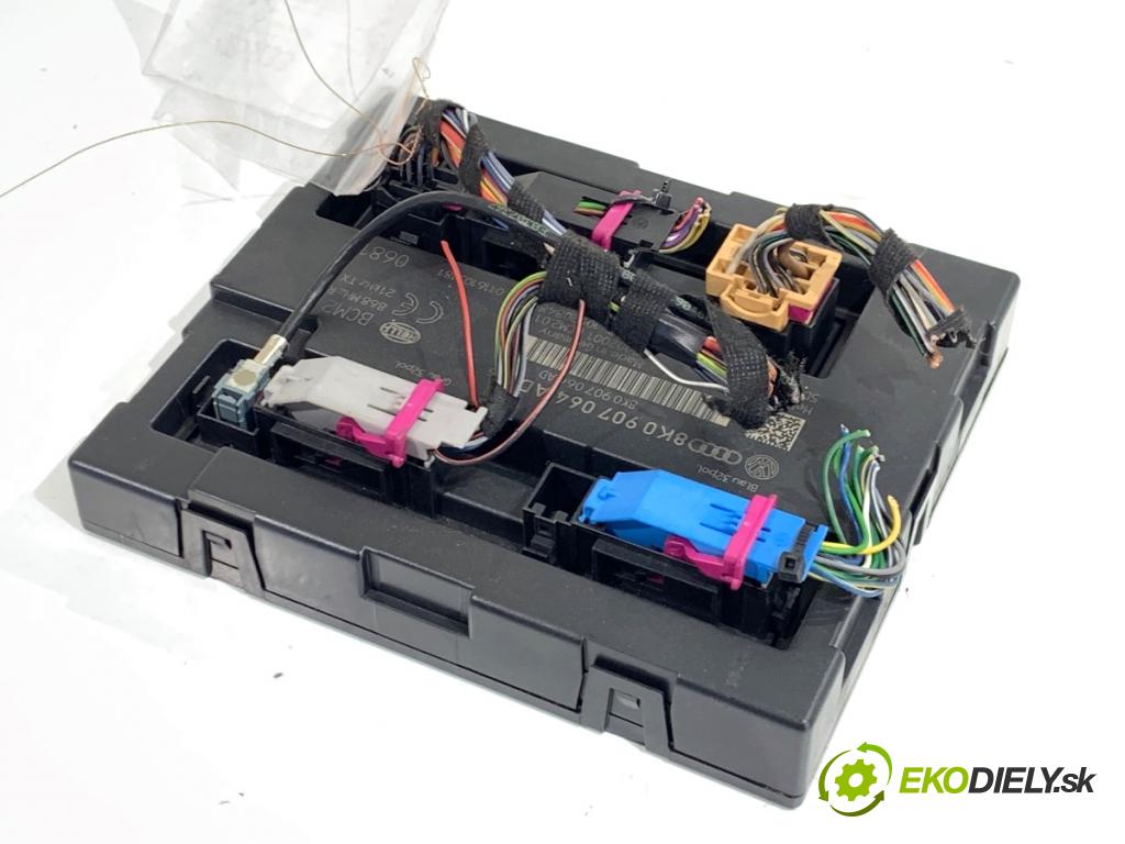 AUDI A4 B8 Kombi 2008 140 kW 2.7 TDI 2698 modul komfortu 8K0907064AD (Komfortní modul)