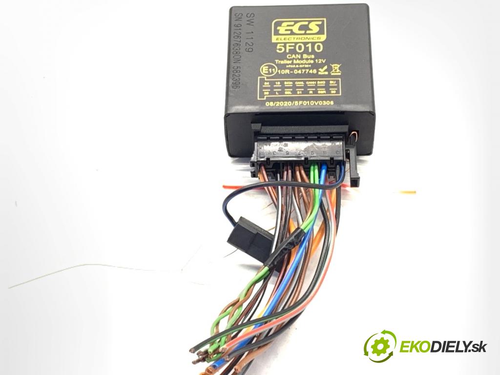 AUDI A4 B8 Kombi 2008 140 kW 2.7 TDI 2698 Modul ťažného oka ECS: 5F010