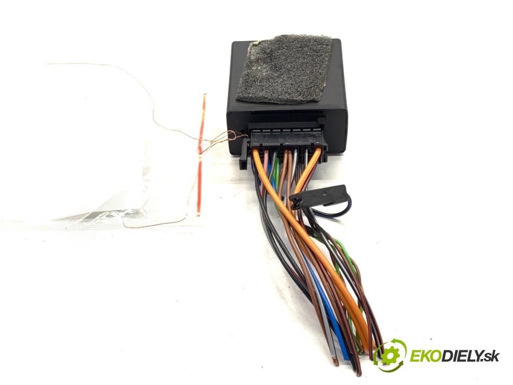 AUDI A4 B8 Kombi 2008 140 kW 2.7 TDI 2698 Modul ťažného oka ECS: 5F010