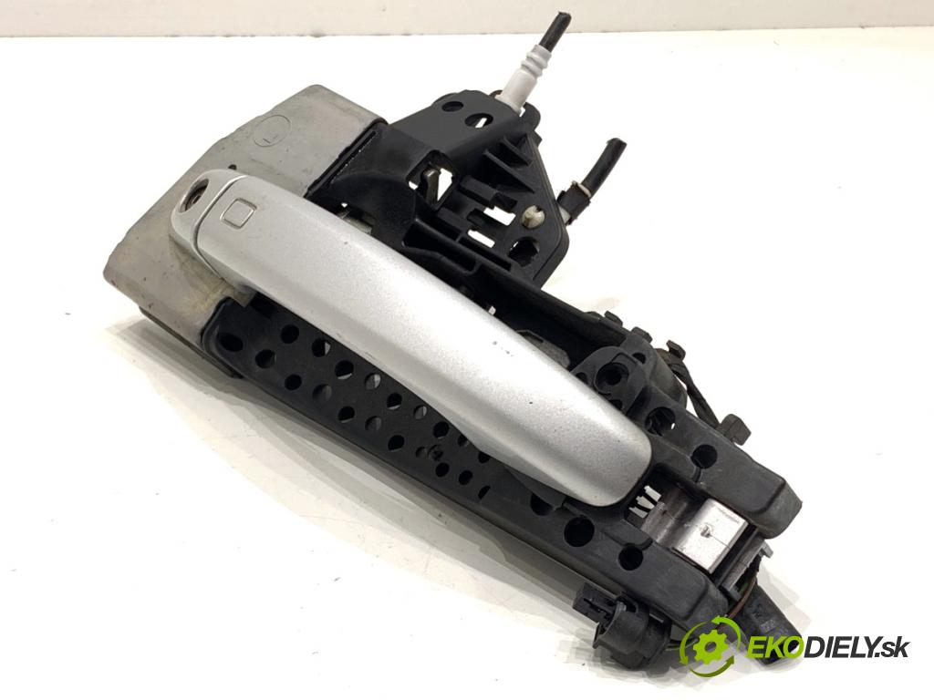 AUDI A4 B8 Kombi 2008 140 kW 2.7 TDI 2698 Kľučka vonkajšia ľavy predný 