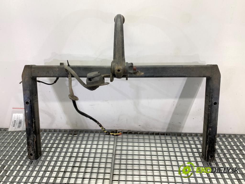 AUDI A4 B8 Kombi 2008 140 kW 2.7 TDI 2698 Hák ťažné zariadenie  (Ťažné zariadenie)