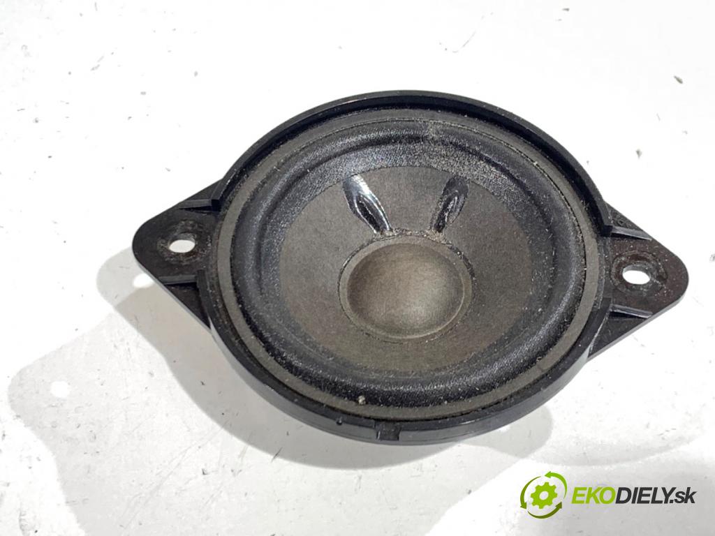 AUDI A4 B8 Kombi 2008 140 kW 2.7 TDI 2698 reproduktory 8T0035415B 8K0035411A