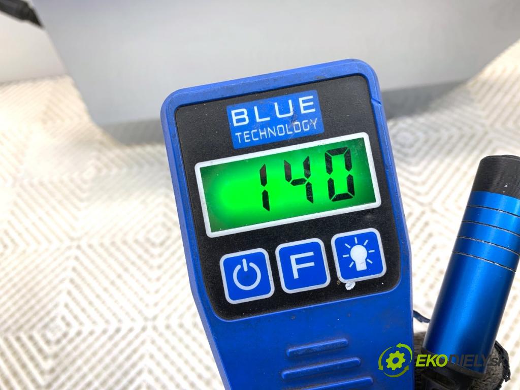 AUDI A4 B8 Kombi 2008 140 kW 2.7 TDI 2698 Dvere ľavy zad LX7W