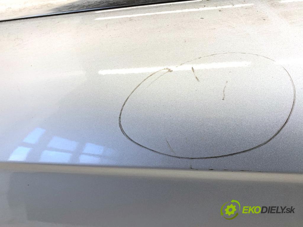 AUDI A4 B8 Kombi 2008 140 kW 2.7 TDI 2698 Dvere ľavy predný LX7W