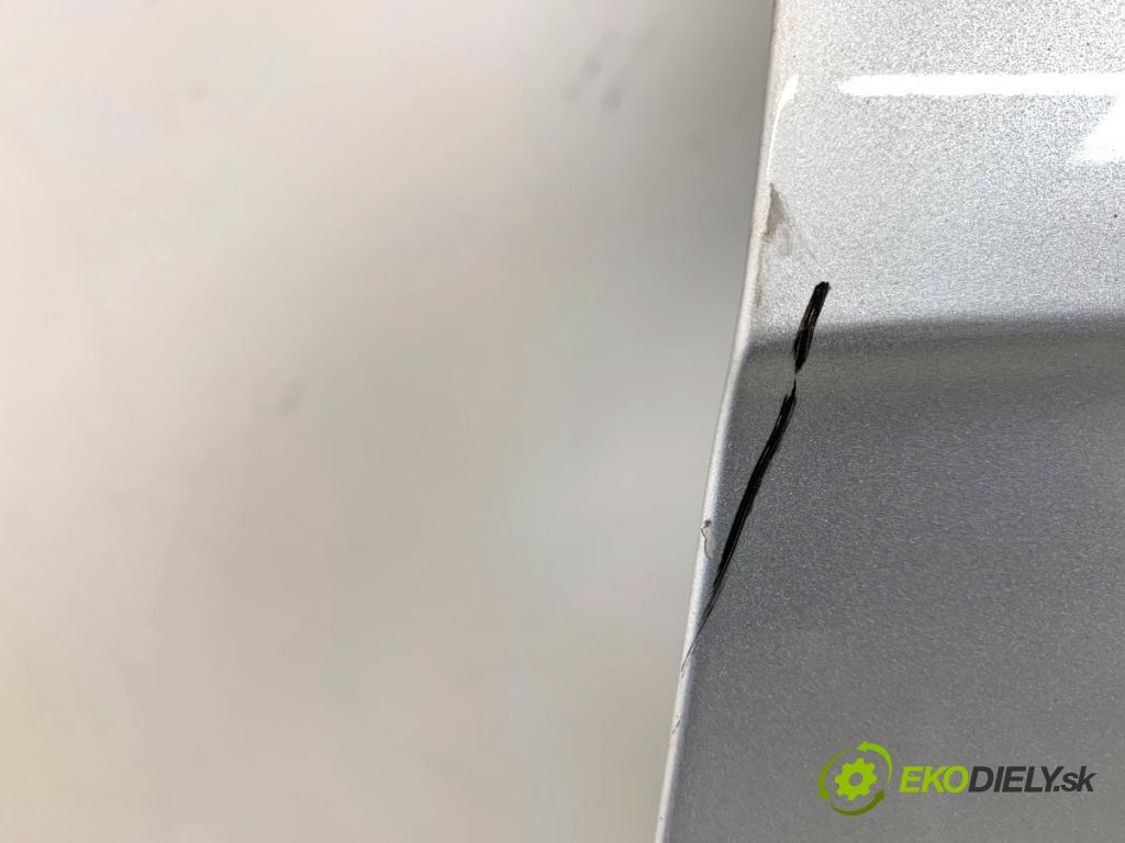 AUDI A4 B8 Kombi 2008 140 kW 2.7 TDI 2698 Dvere ľavy predný LX7W