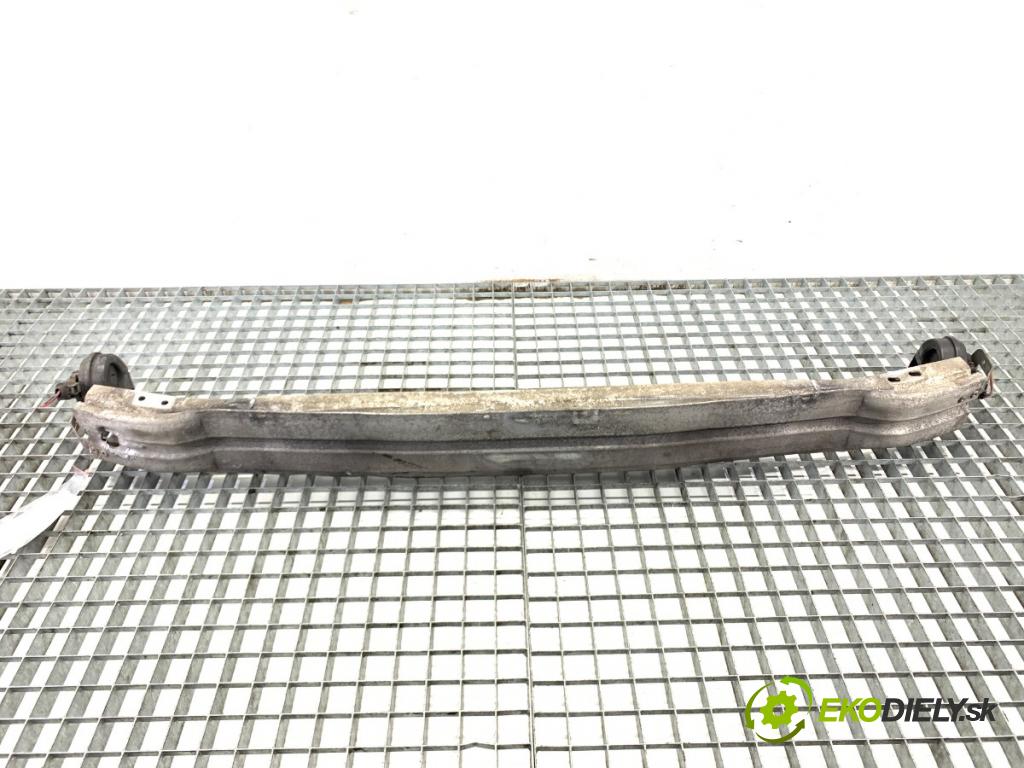 AUDI A4 B8 Kombi 2008 140 kW 2.7 TDI 2698 výztuha nárazníka přední část 8K0807113D (Přední výztuha)