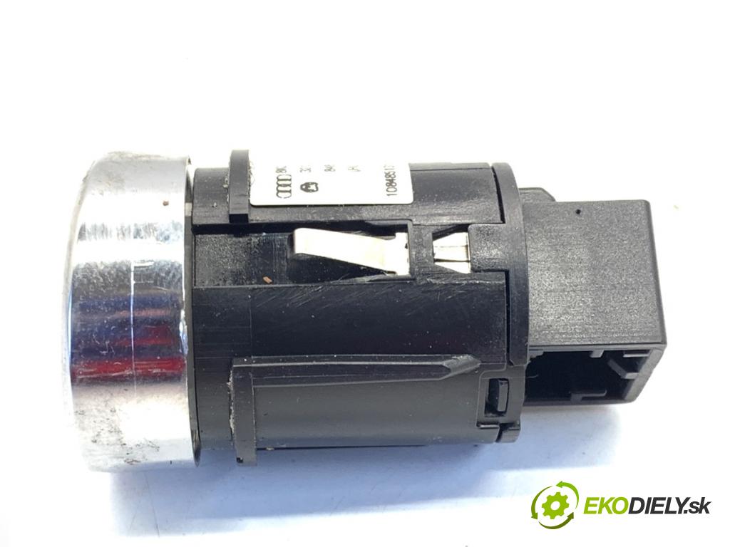 AUDI A4 B8 Kombi 2008 140 kW 2.7 TDI 2698 vypínač ZAPALOVÁNÍ: START/STOP 8K0905217