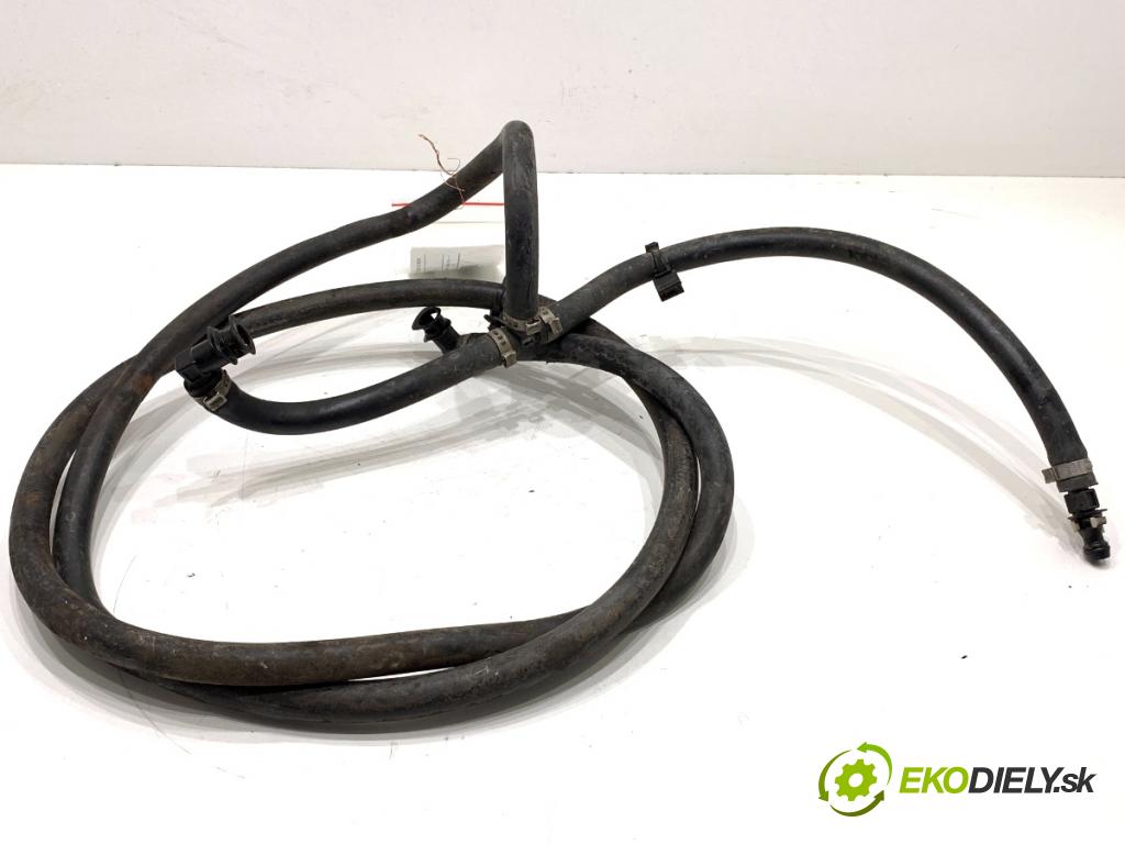 AUDI A4 B8 Kombi 2008 140 kW 2.7 TDI 2698 trubka ostřikovačů světel XENON 