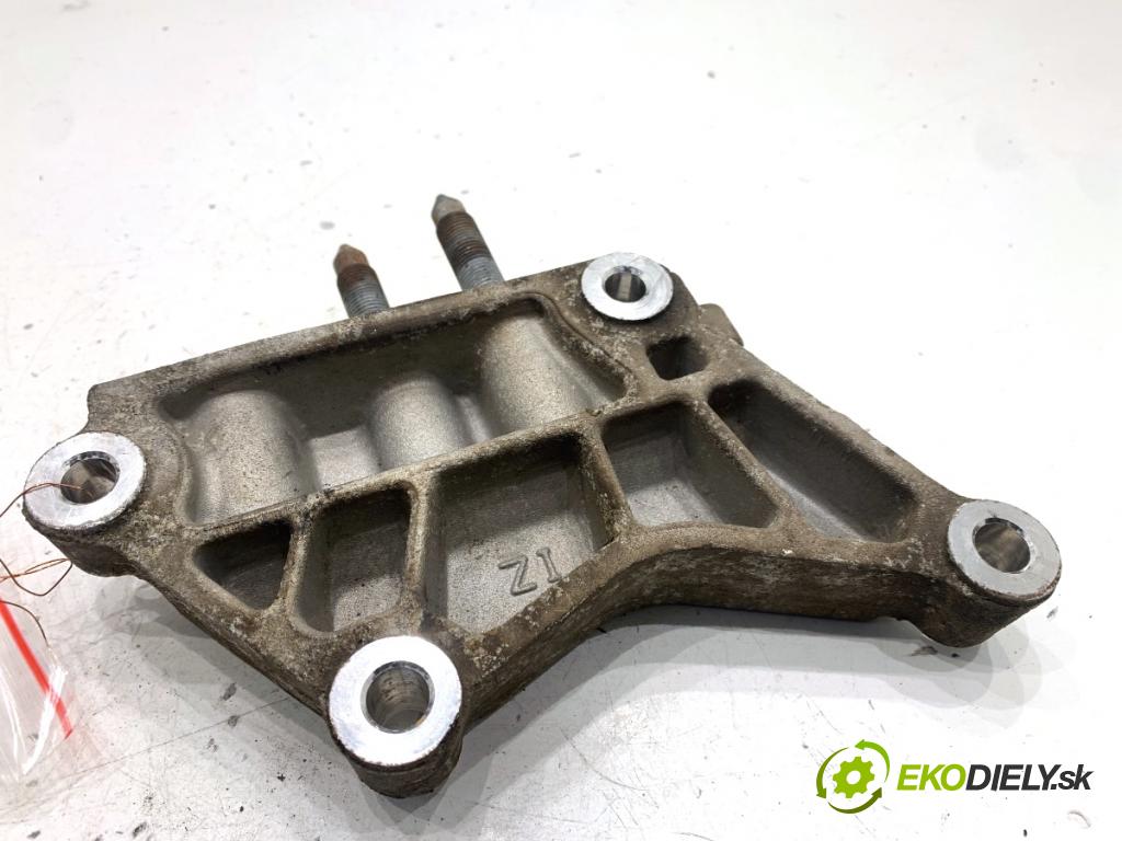 HYUNDAI ix35 SUV 2013 135 kW 2.0 CRDi 4WD 1995 Držiak Motor