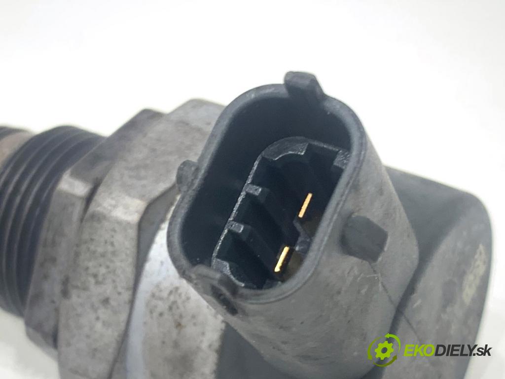 HYUNDAI ix35 SUV 2013 135 kW 2.0 CRDi 4WD 1995 Regulátor tlaku paliva 0281006037 (Palivový systém ostatní)