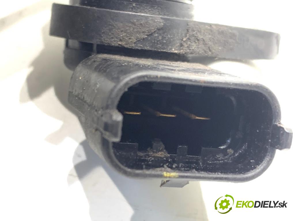 HYUNDAI ix35 SUV 2013 135 kW 2.0 CRDi 4WD 1995 snímač pozice vačkového hřídele 39300-2F000 (Snímač polohy klikového hřídele)