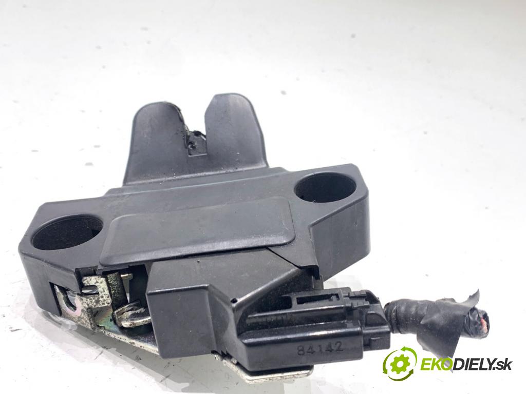 TOYOTA COROLLA E15 sedan 2008 93 kW 2.0 D-4D (ADE150) 1998 zámok dveří zadní část