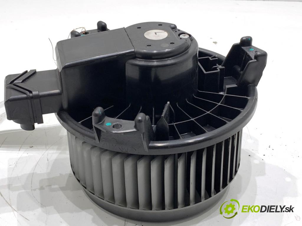 TOYOTA COROLLA E15 sedan 2008 93 kW 2.0 D-4D (ADE150) 1998 ventilátor kúrenia 272700-5151