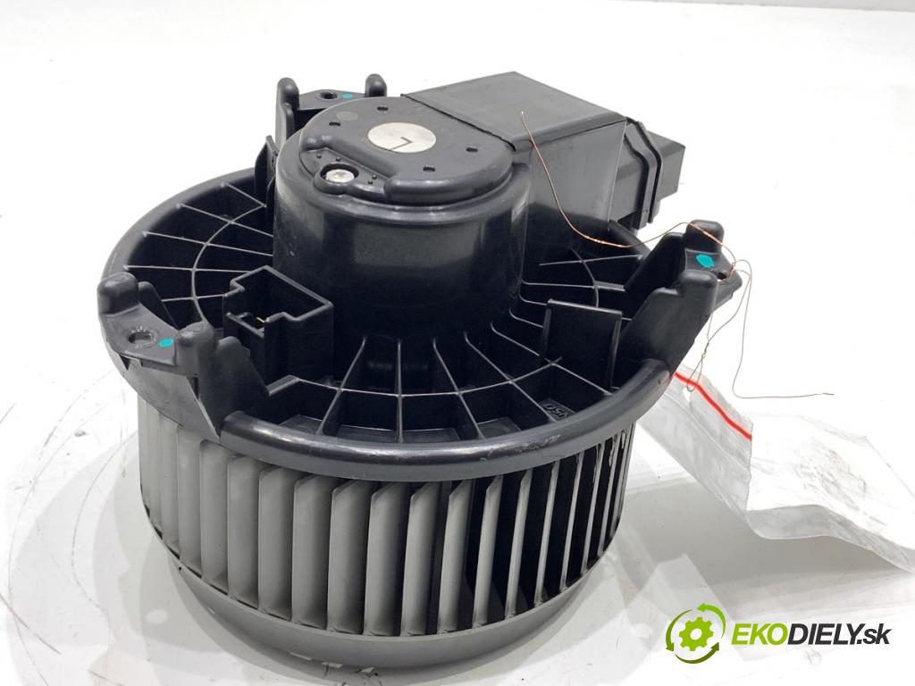 TOYOTA COROLLA E15 sedan 2008 93 kW 2.0 D-4D (ADE150) 1998 ventilátor kúrenia 272700-5151