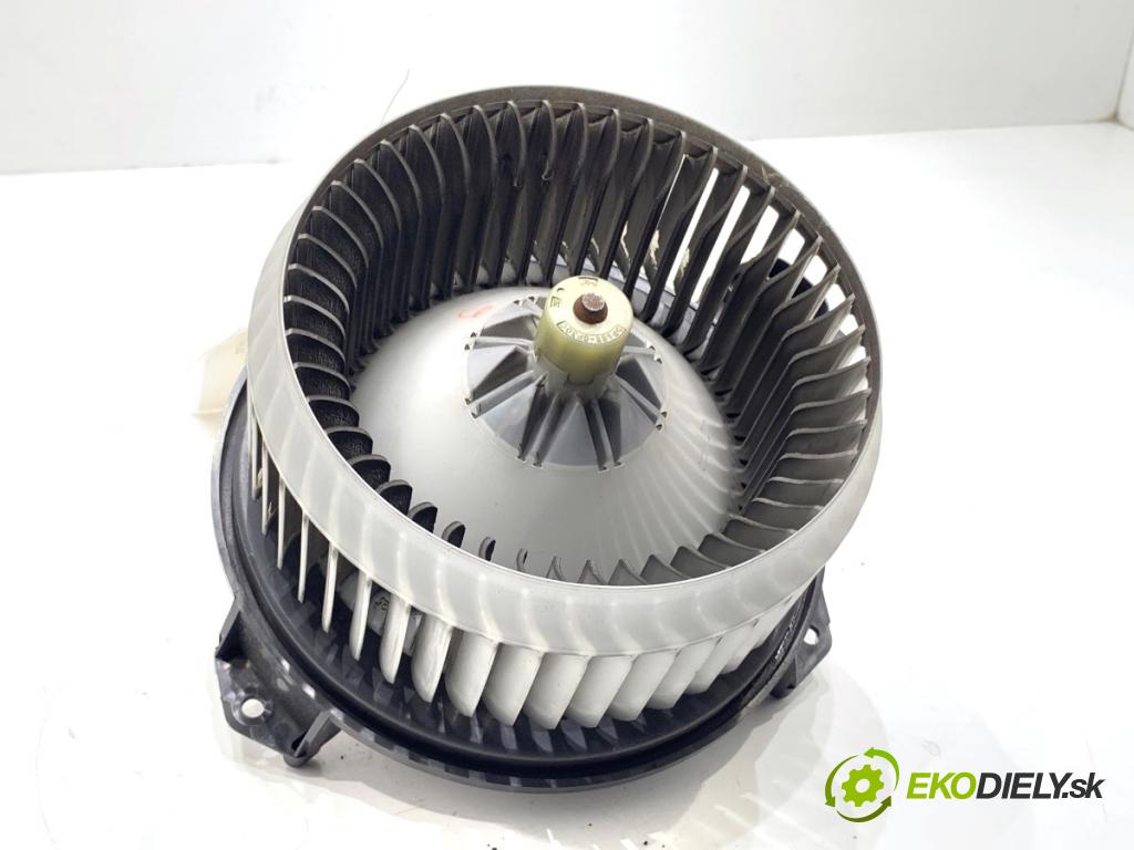 TOYOTA COROLLA E15 sedan 2008 93 kW 2.0 D-4D (ADE150) 1998 ventilátor kúrenia 272700-5151