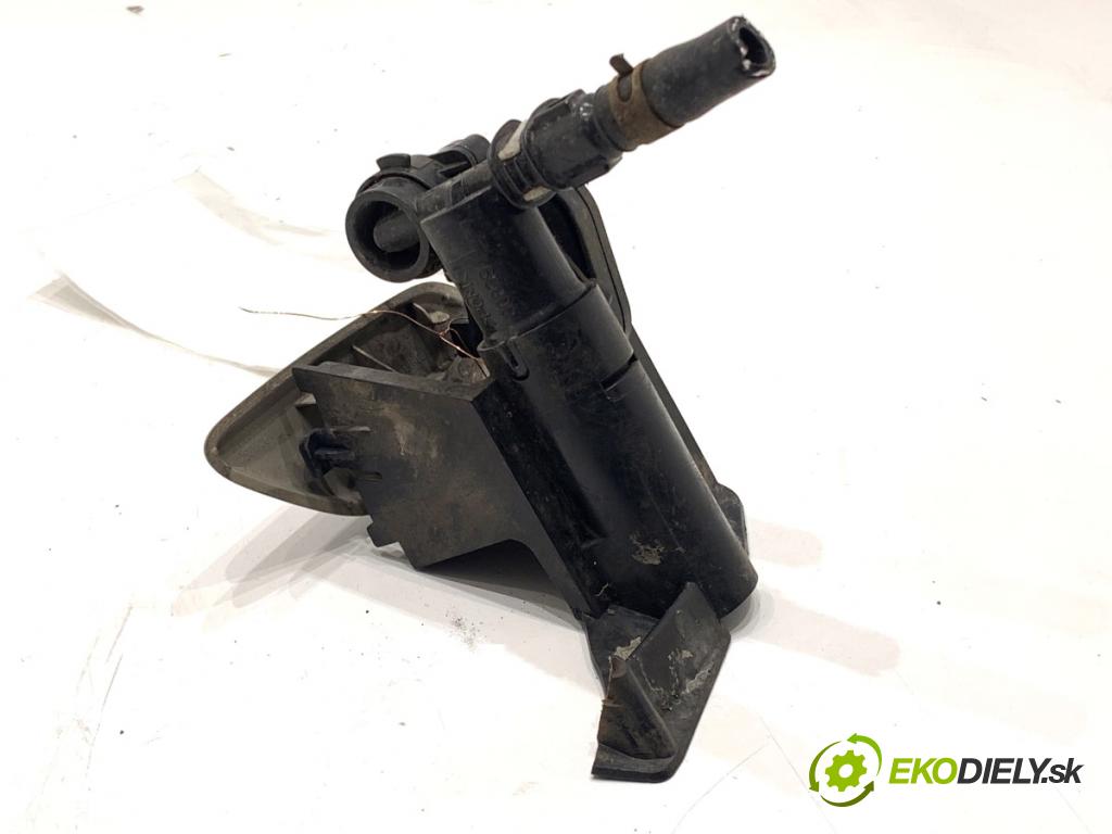 TOYOTA COROLLA E15 sedan 2008 93 kW 2.0 D-4D (ADE150) 1998 ostřikovače světla levý přední část