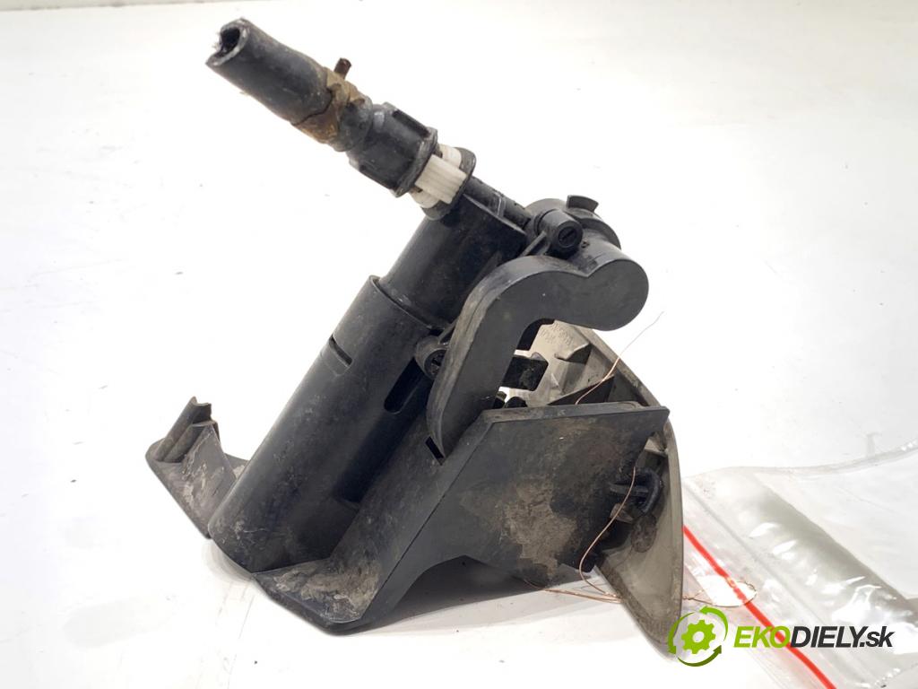 TOYOTA COROLLA E15 sedan 2008 93 kW 2.0 D-4D (ADE150) 1998 ostřikovače světla levý přední část