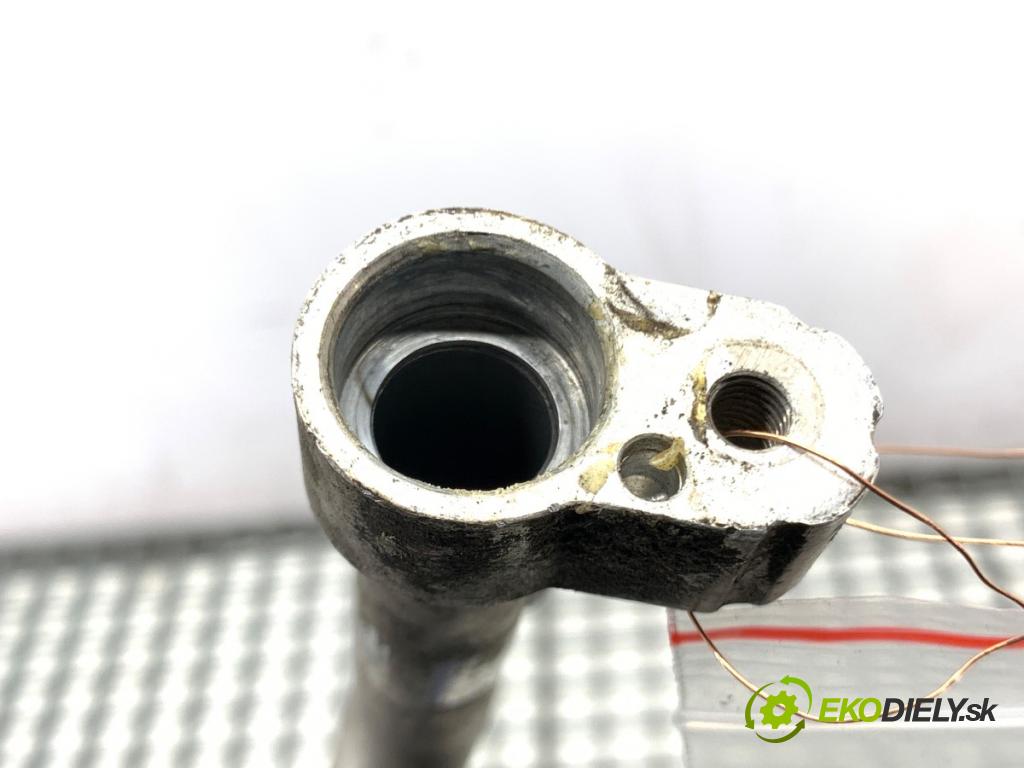 TOYOTA COROLLA E15 sedan 2008 93 kW 2.0 D-4D (ADE150) 1998 rúrka klimatizace  (Trubka klimatizace)