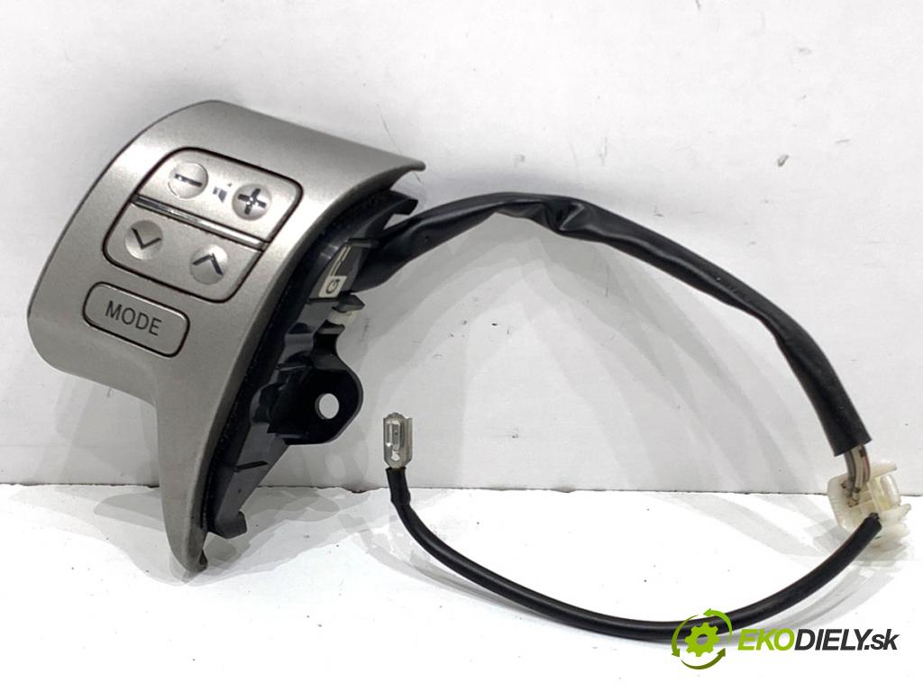 TOYOTA COROLLA E15 sedan 2008 93 kW 2.0 D-4D (ADE150) 1998 SPÍNAČE: volantu 