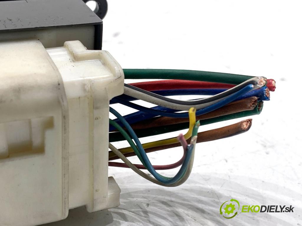 TOYOTA COROLLA E15 sedan 2008 93 kW 2.0 D-4D (ADE150) 1998 Prepínač okien  (Prepínacie páčky pod volantom)