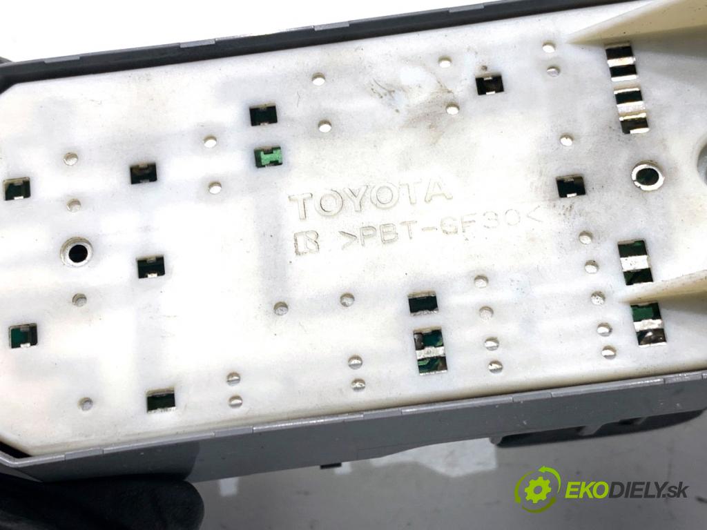 TOYOTA COROLLA E15 sedan 2008 93 kW 2.0 D-4D (ADE150) 1998 Prepínač okien  (Prepínacie páčky pod volantom)