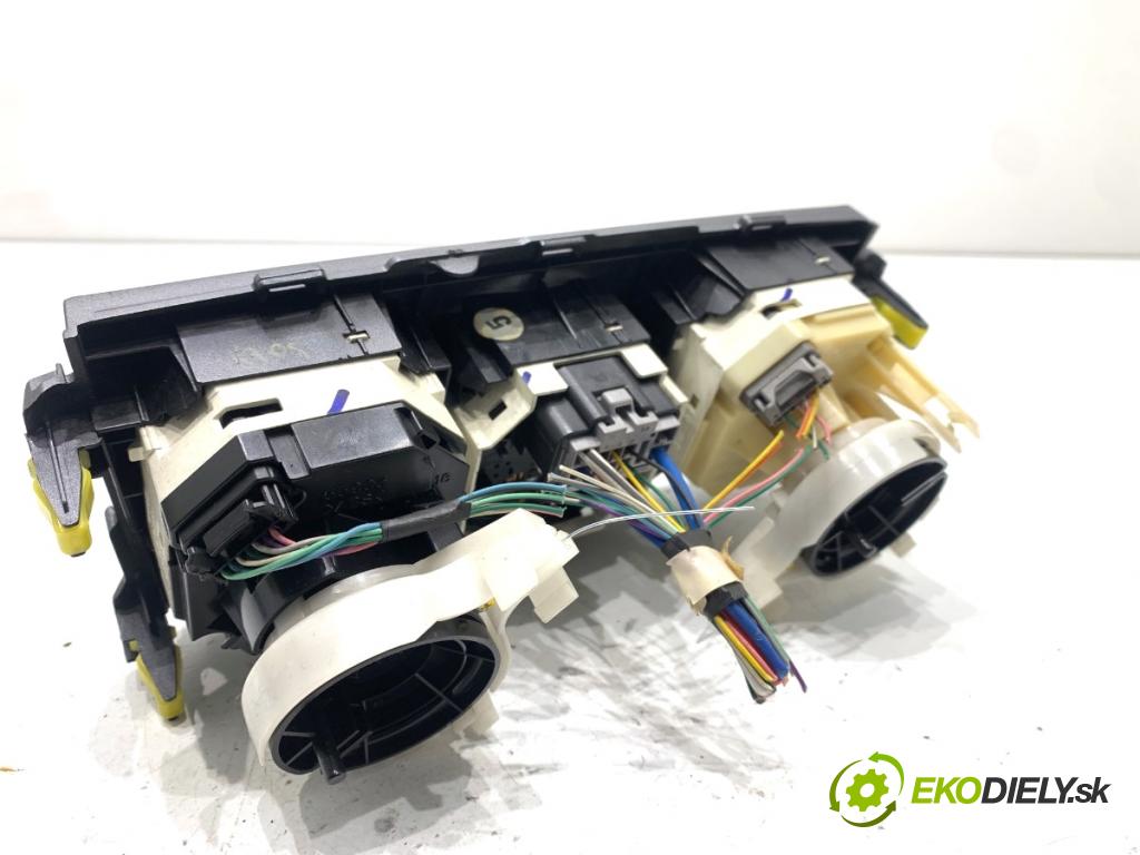 TOYOTA COROLLA E15 sedan 2008 93 kW 2.0 D-4D (ADE150) 1998 Panel ovládania kúrenia  (Prepínacie páčky pod volantom)