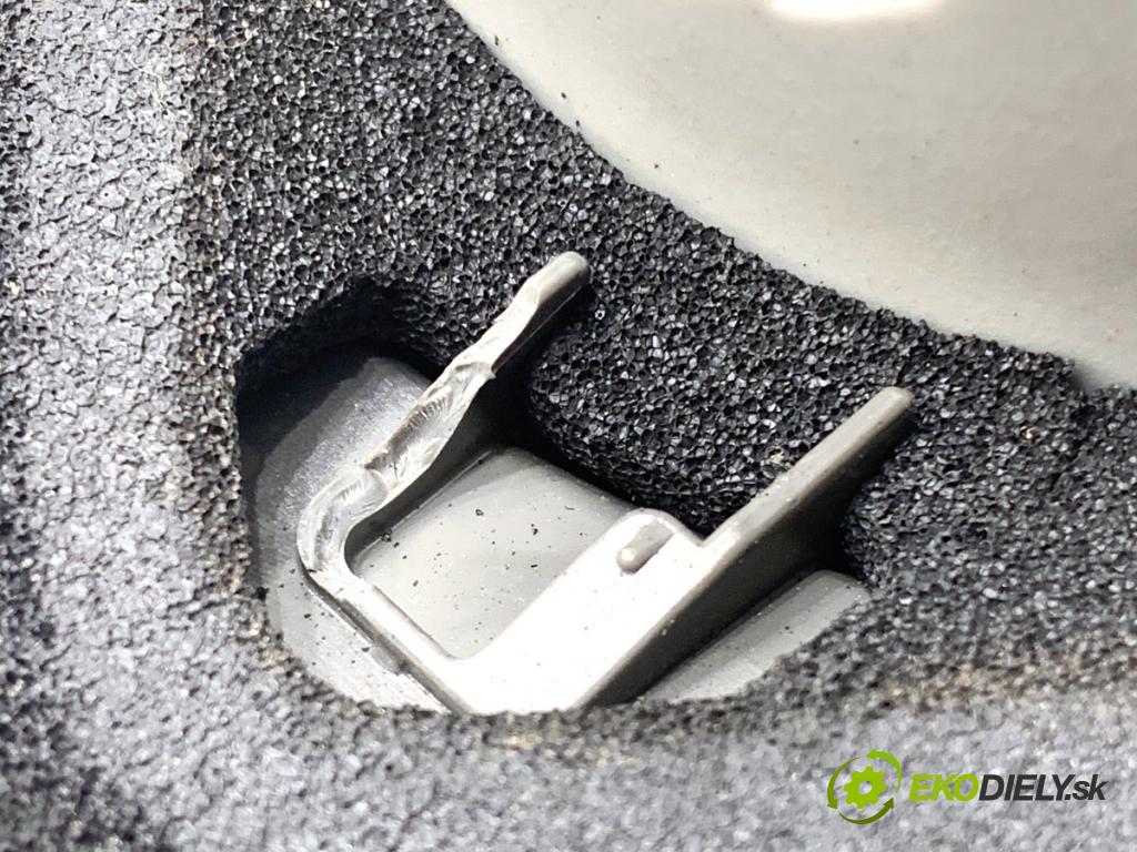 TOYOTA COROLLA E15 sedan 2008 93 kW 2.0 D-4D (ADE150) 1998 světlo pravý zadní část