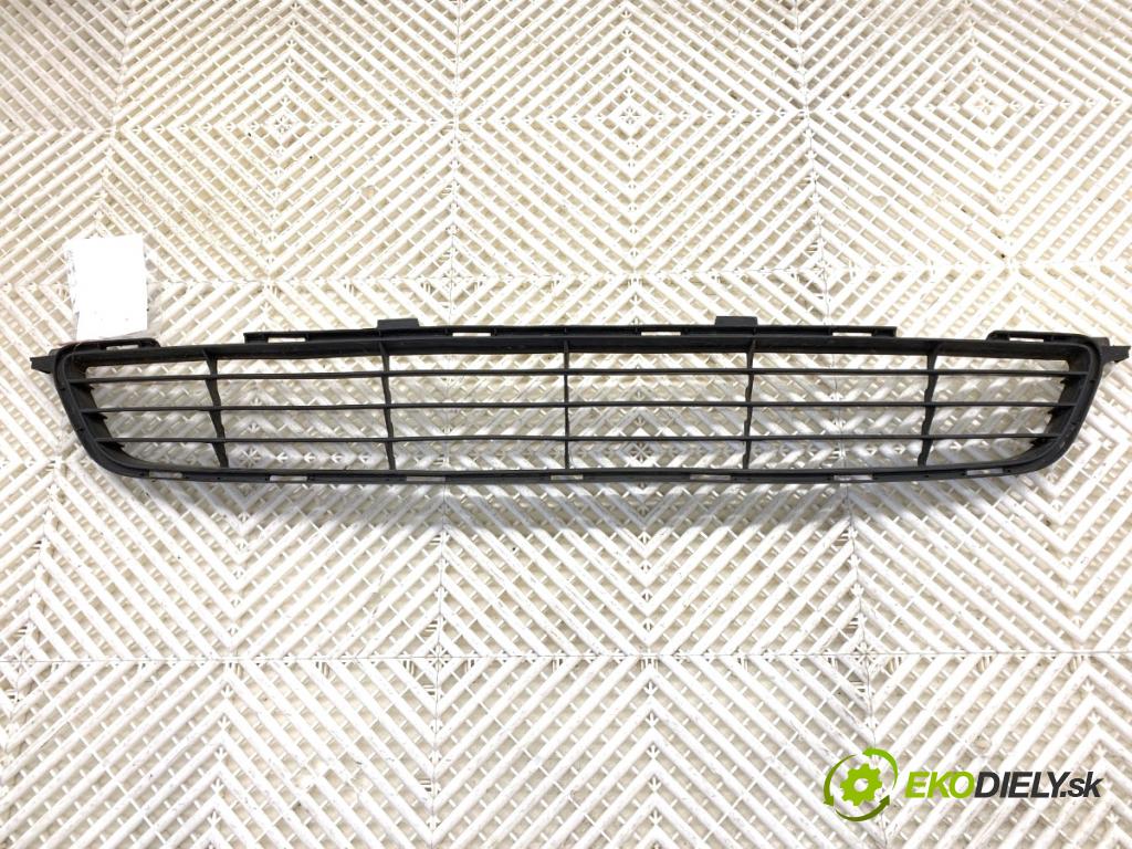 TOYOTA COROLLA E15 sedan 2008 93 kW 2.0 D-4D (ADE150) 1998 mří nárazníka přední část 53112-02090 (Přední mřížka (maska chladiče))