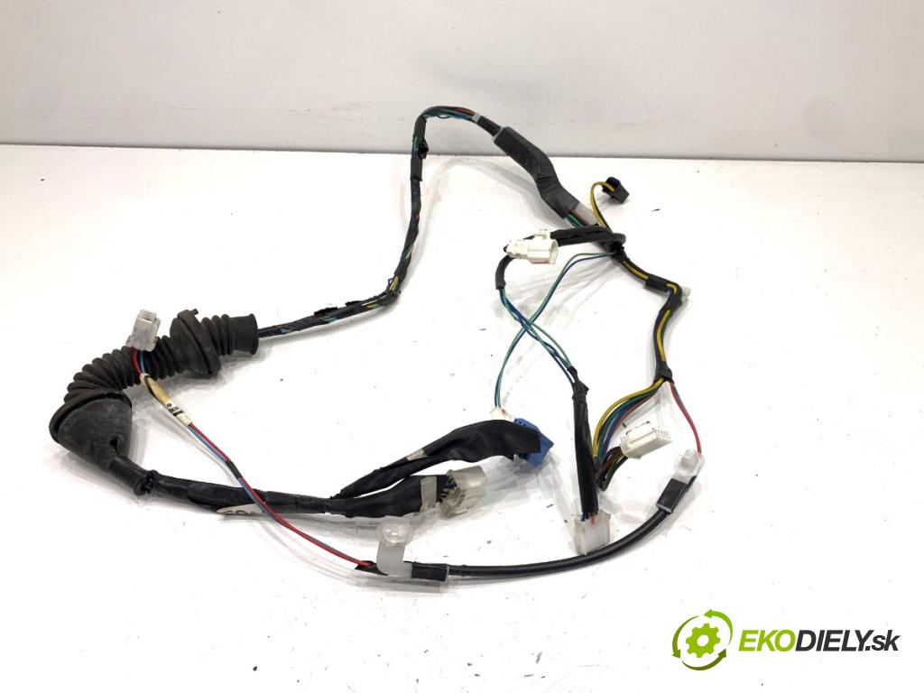 TOYOTA COROLLA E15 sedan 2008 93 kW 2.0 D-4D (ADE150) 1998 Káblovačka Dvere predný pravy 