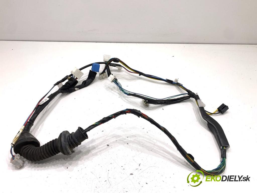 TOYOTA COROLLA E15 sedan 2008 93 kW 2.0 D-4D (ADE150) 1998 Káblovačka Dvere predný pravy