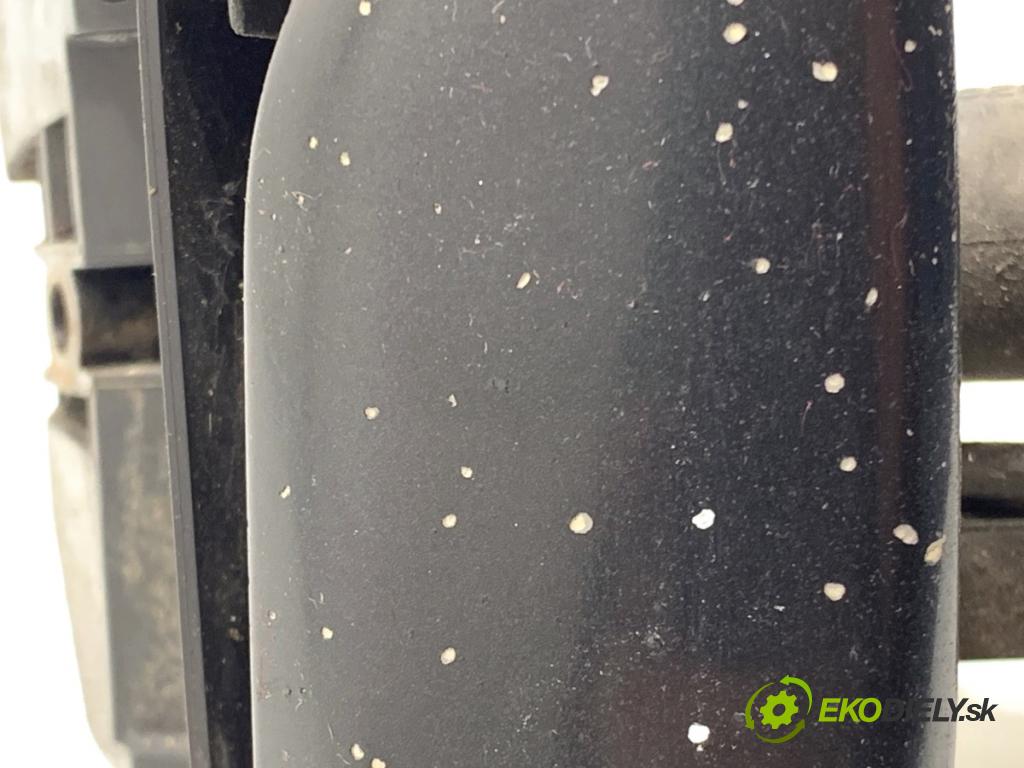 TOYOTA COROLLA E15 sedan 2008 93 kW 2.0 D-4D (ADE150) 1998 ostřikovače světla pravý přední část