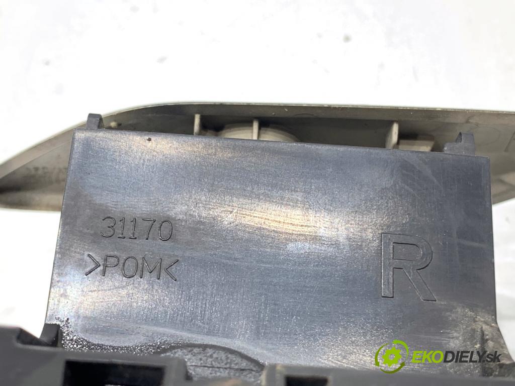 TOYOTA COROLLA E15 sedan 2008 93 kW 2.0 D-4D (ADE150) 1998 ostřikovače světla pravý přední část