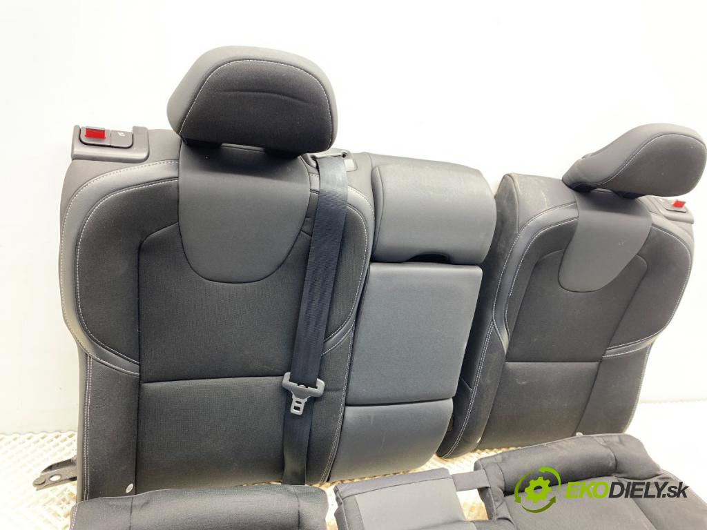 VOLVO V40 liftback 2016 88 kW D2 1969 Sedadlo druhý rad