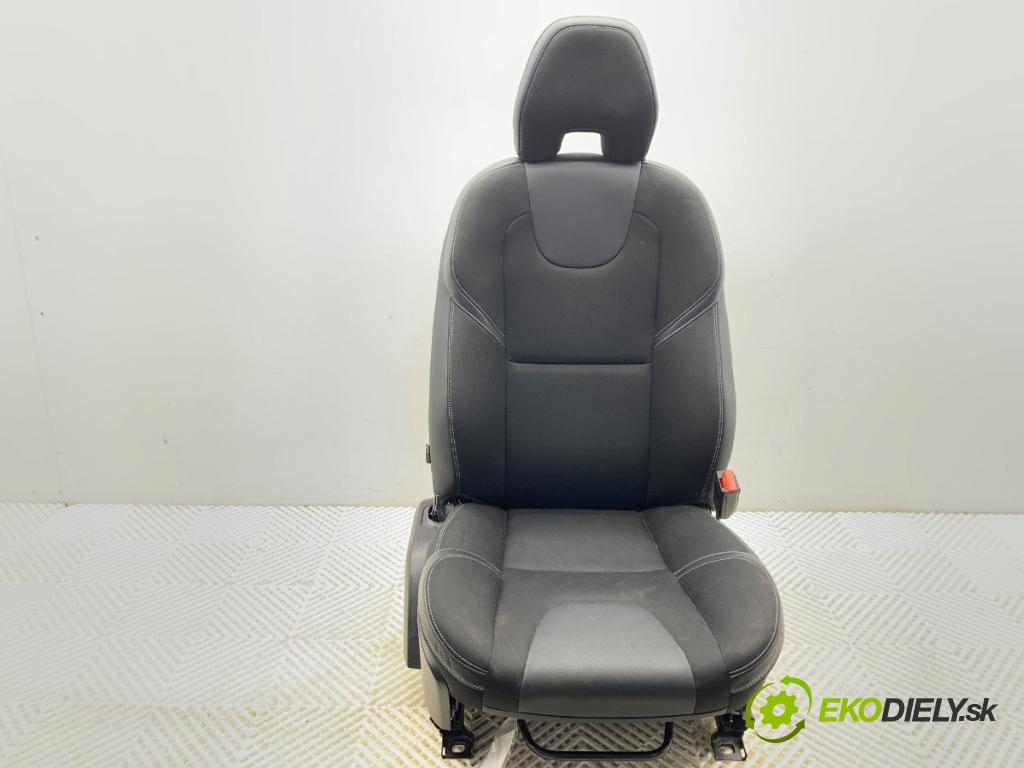 VOLVO V40 liftback 2016 88 kW D2 1969 Sedadlo pravy predný 